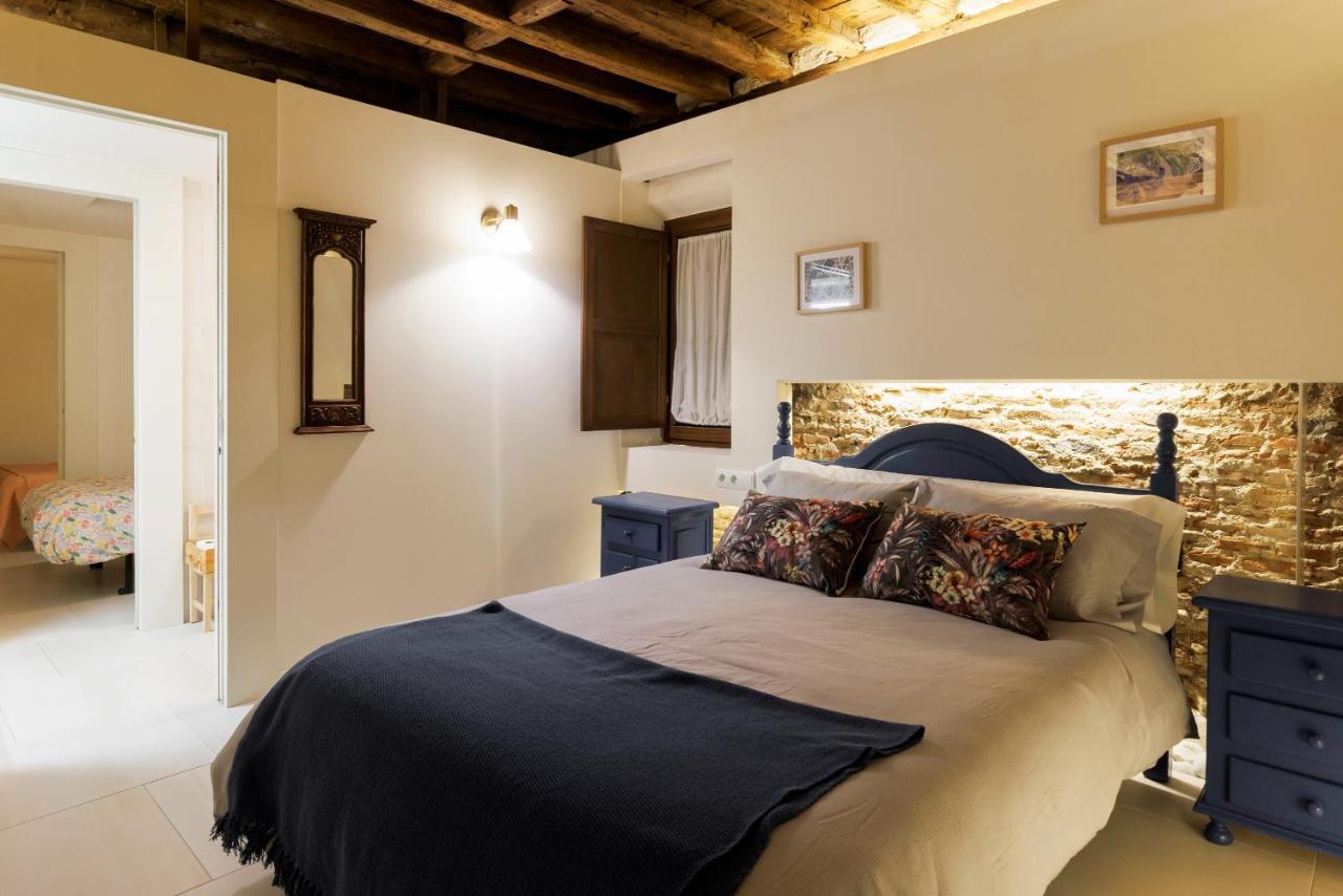 Casa Deluxe Herreros الكالا ذي إِناريس المظهر الخارجي الصورة