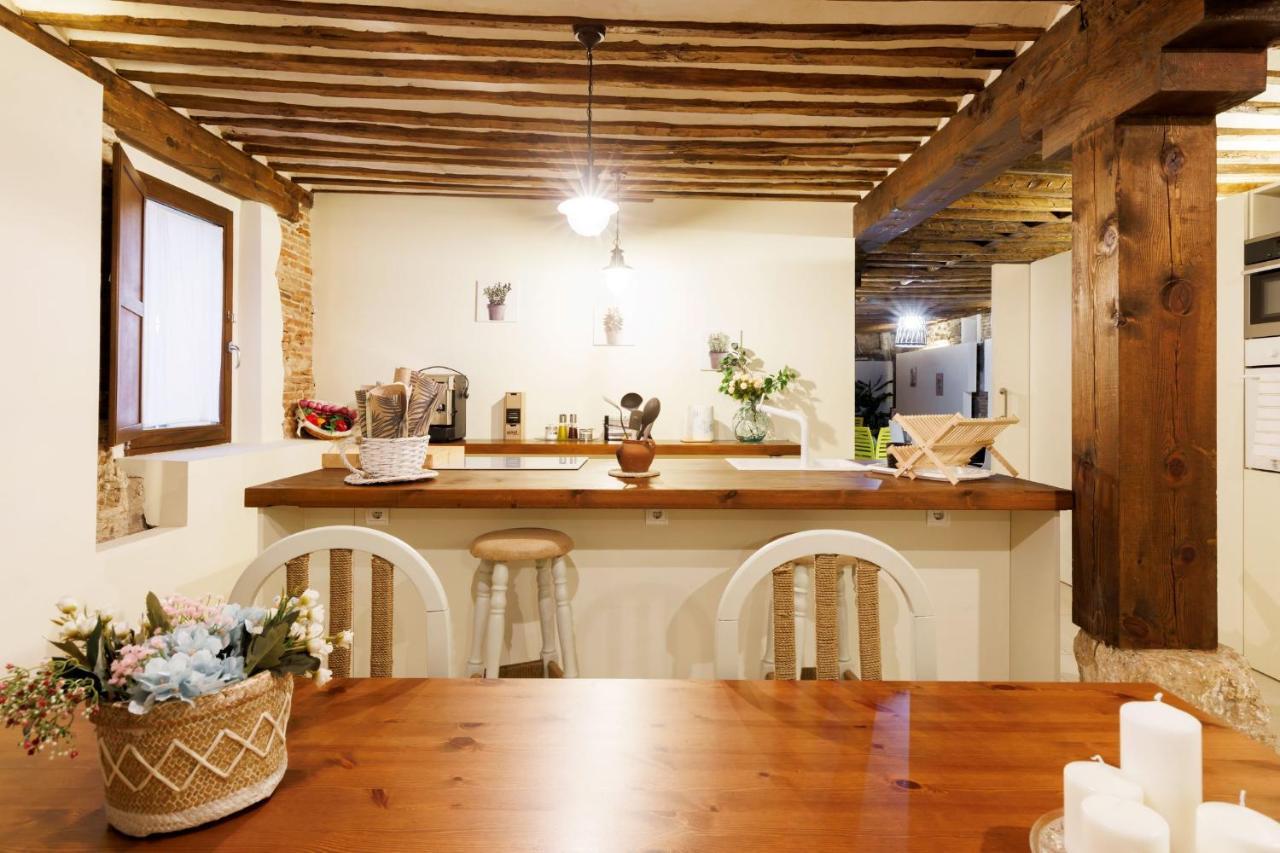 Casa Deluxe Herreros الكالا ذي إِناريس المظهر الخارجي الصورة